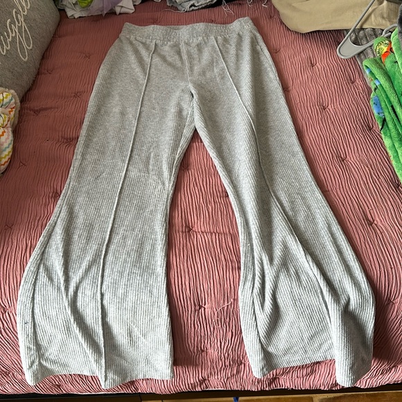 grey aerie flare sweatpants - Picture 1 of 2